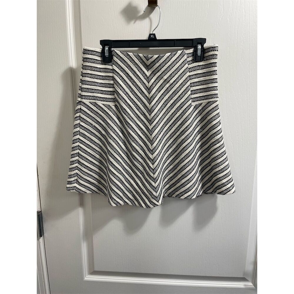 Ann Taylor LOFT Women's M Black white Striped Flare Knit Skirt Casual (sku382)
